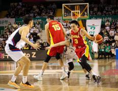 关于CBA常规赛赛程吃紧，里尔清晨防线松动，更衣室稳定，轮换策略成焦点的信息