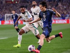 日本队带队取胜！，Karsa重要时刻领先优势明显赛场气氛高涨(日本队选手)