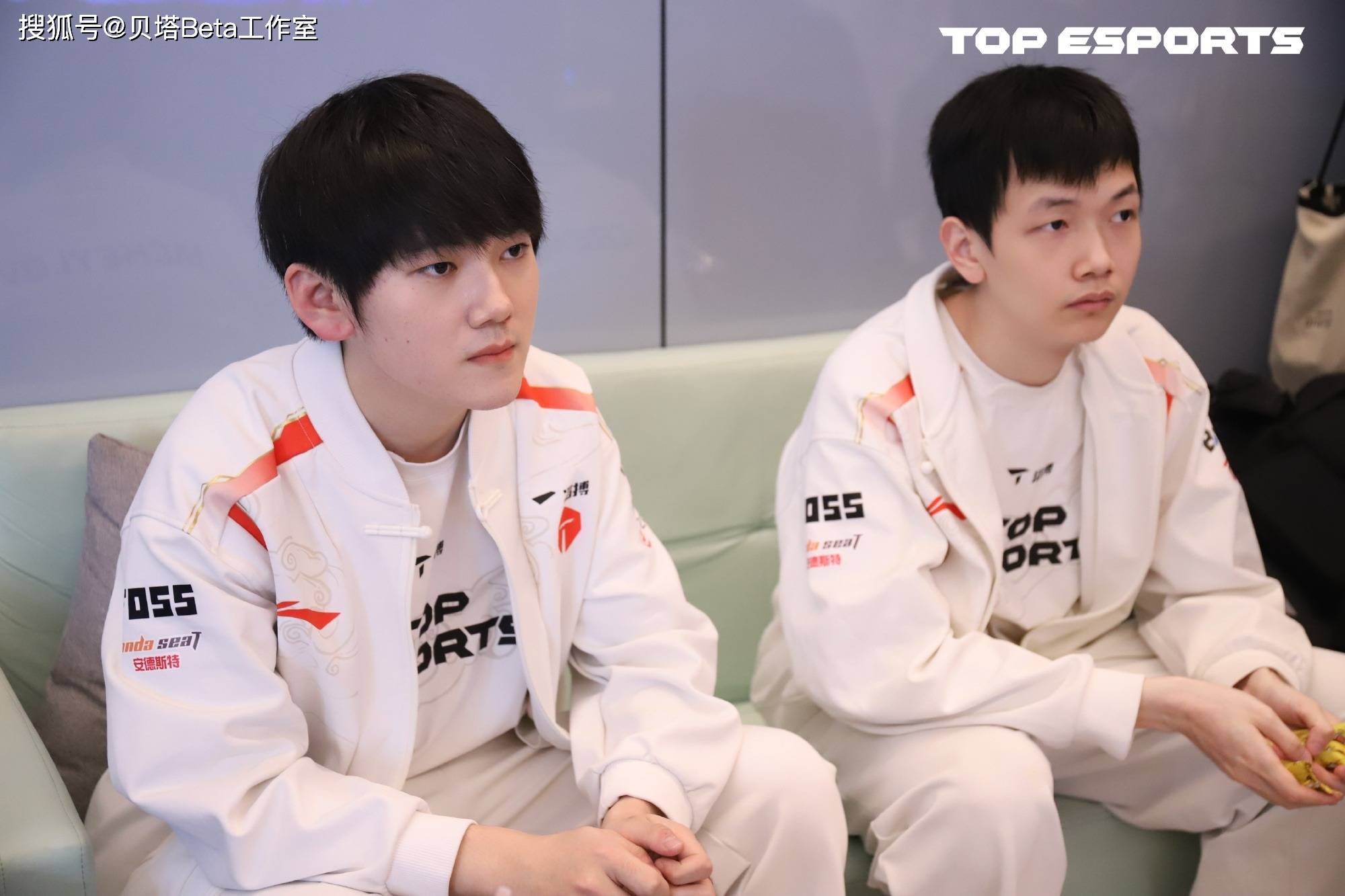 Ming意外战胜TES,比赛局势复杂引爆全场!全场沸腾不已