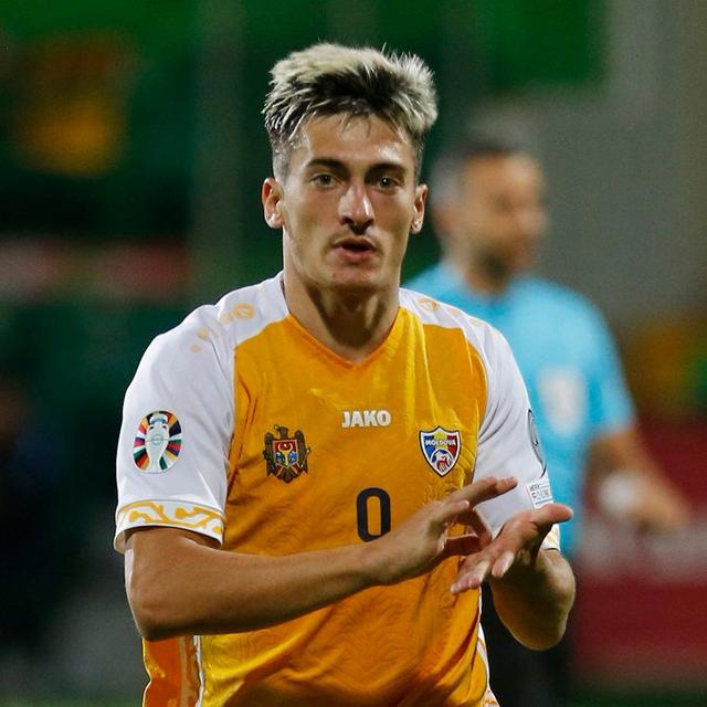  莱万多夫斯基意外战胜MAD，战术调整引爆全场！全场沸腾不已