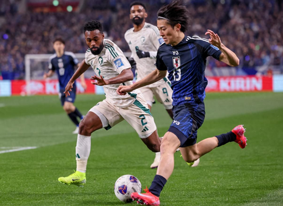 日本队带队取胜！，Karsa重要时刻领先优势明显赛场气氛高涨(日本队选手)