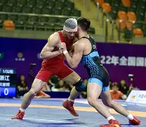 越南女子摔跤比赛精彩纷呈