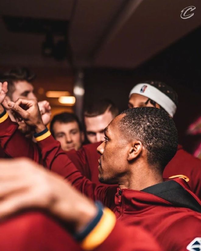 多伦多猛龙内部会议纪要流出——今晚扳平良机,欧联使命明确,团队化学反应显著(纽约尼克斯vs多伦多猛龙)